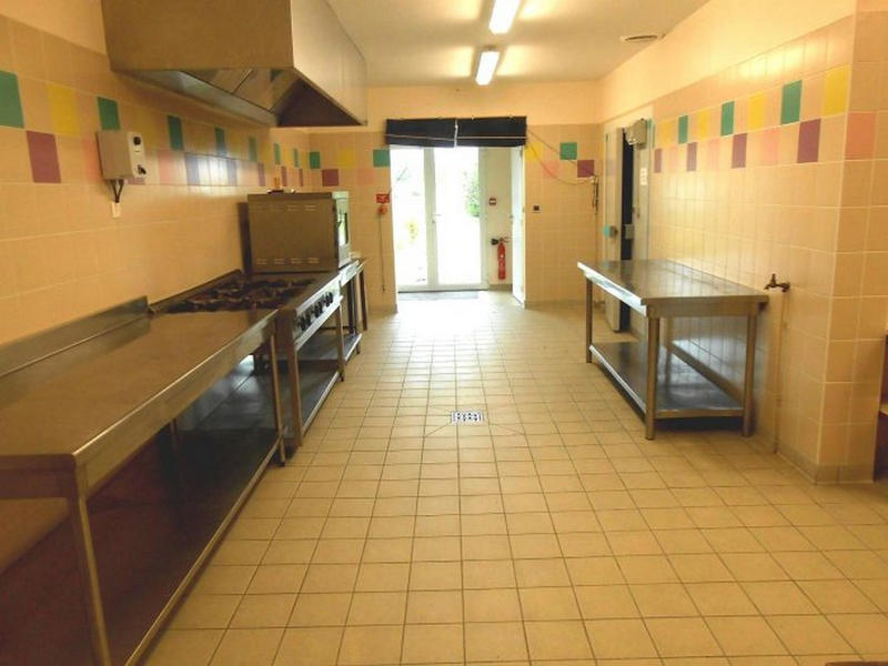 Maison - 550 m² - 11 pièces