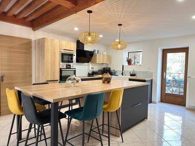 Maison - 190 m² - 10 pièces