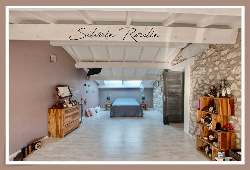 Maison - 282 m² - 8 pièces