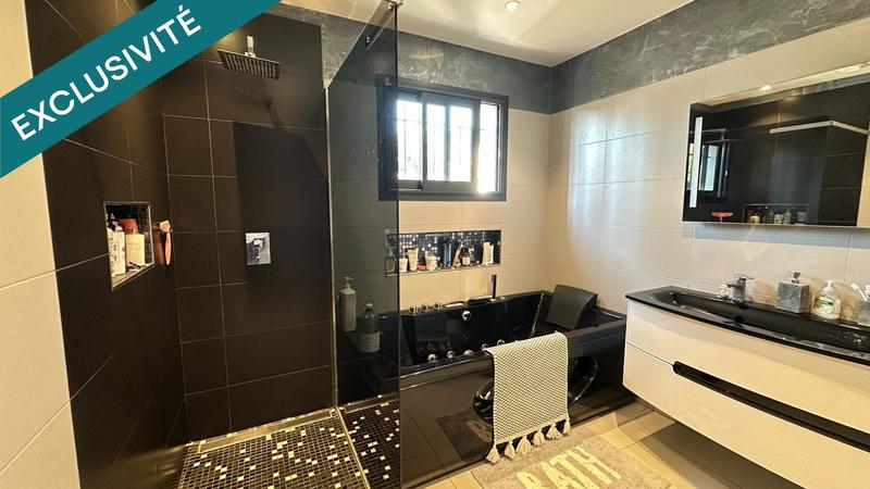 Maison - 200 m² - 6 pièces