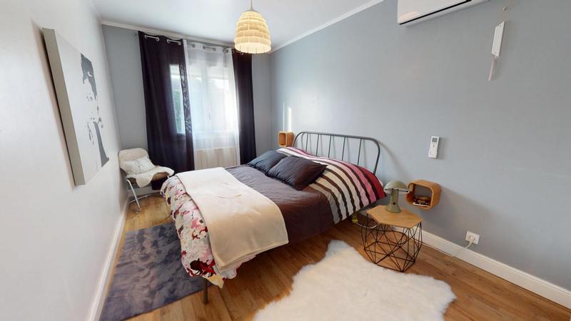 Maison - 202 m² - 7 pièces