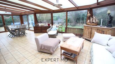 Maison - 210 m² - 7 pièces