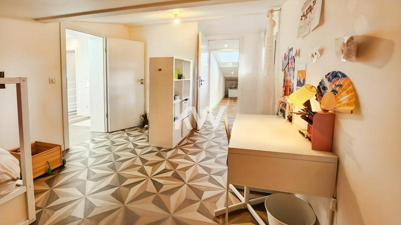 Villa - 437 m² - 13 pièces