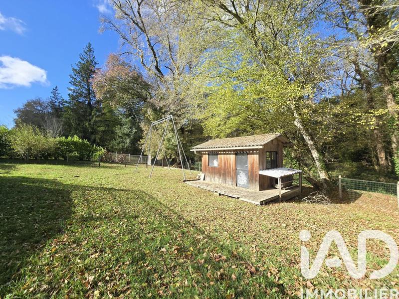 Maison - 212 m² - 8 pièces