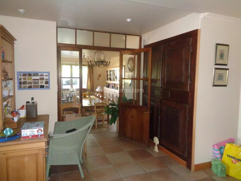 Maison - 240 m² - 10 pièces