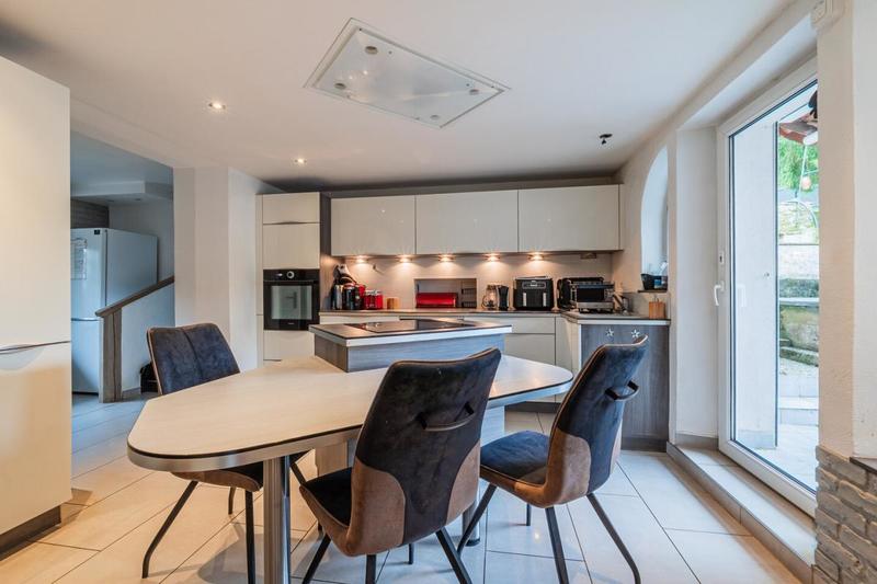 Maison - 163 m² - 7 pièces