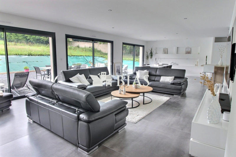 Maison contemporaine - 204 m² - 6 pièces