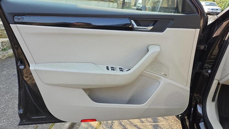 Skoda Superb Combi 2.0 Tdi 190 Laurin &amp; Klement