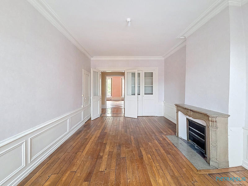 Appartement - 225 m² - 6 pièces