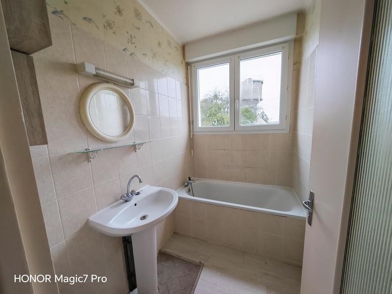 Maison - 95 m² - 5 pièces