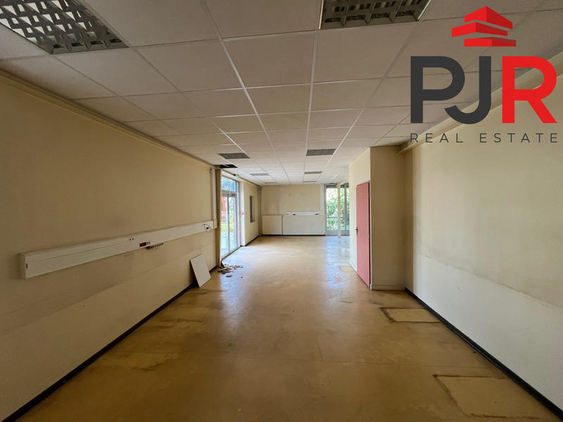Local d'activités - 766 m²