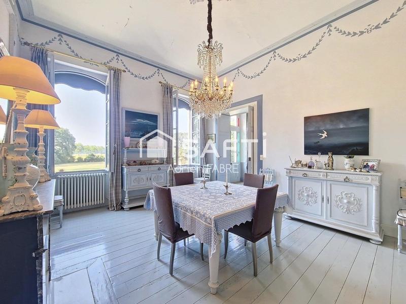 Château - 448 m² - 12 pièces