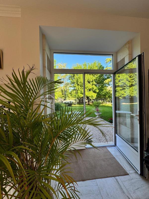 Maison en pierre - 250 m² - 7 pièces