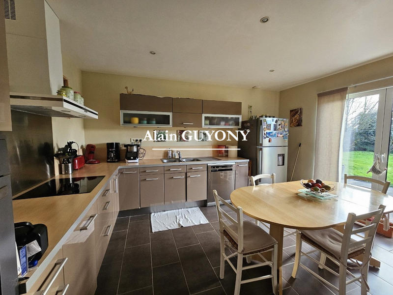 Maison traditionnelle - 166 m² - 6 pièces