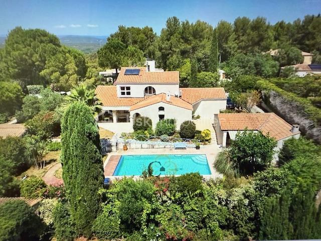 Maison d'architecte - 190 m² - 6 pièces