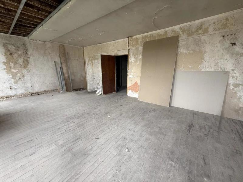 Château - 1 300 m² - 35 pièces