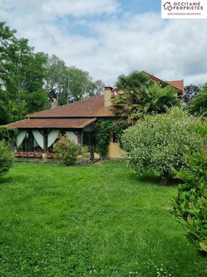 Maison - 212 m² - 12 pièces