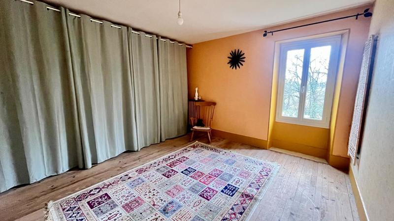 Maison - 215 m² - 6 pièces