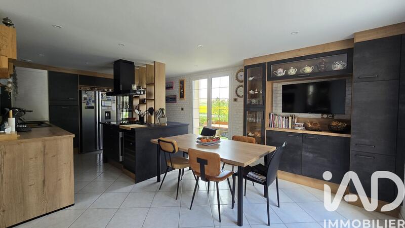 Maison - 345 m² - 10 pièces