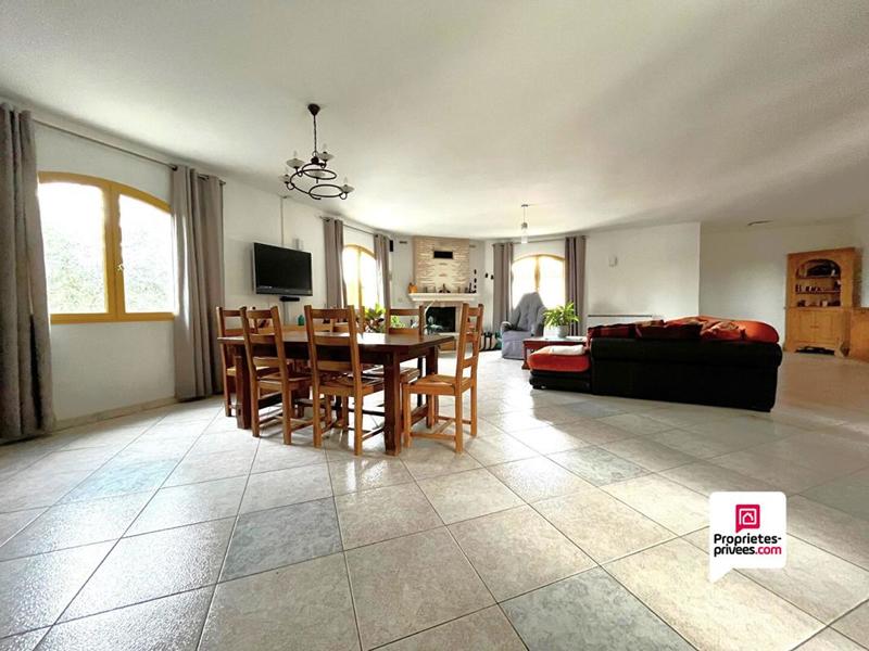 Maison - 210 m² - 7 pièces