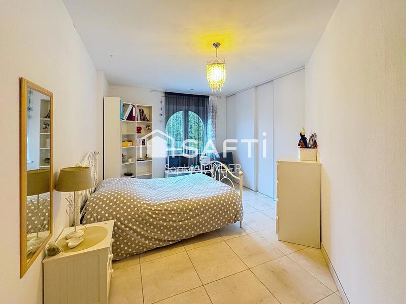 Maison - 253 m² - 6 pièces