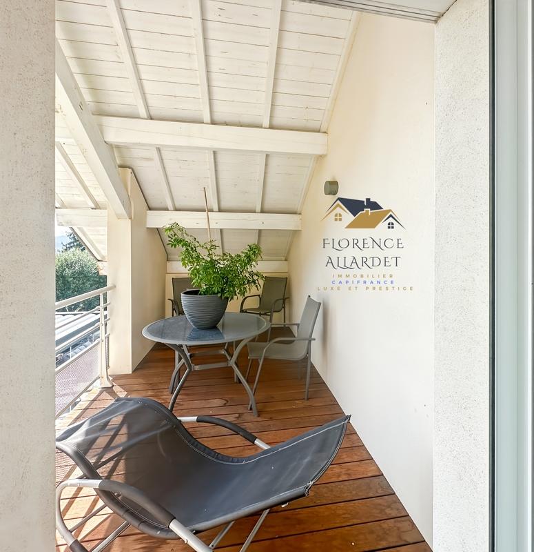 Maison - 242 m² - 5 pièces