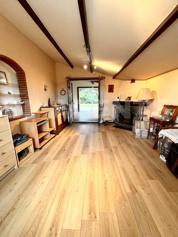 Maison traditionnelle - 187 m² - 6 pièces