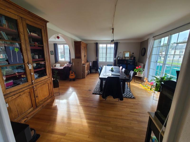 Maison - 210 m² - 10 pièces