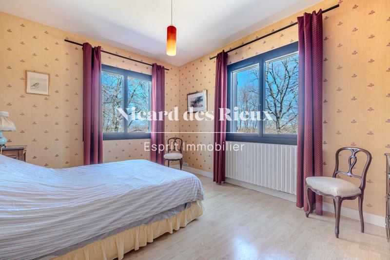 Maison - 260 m² - 7 pièces