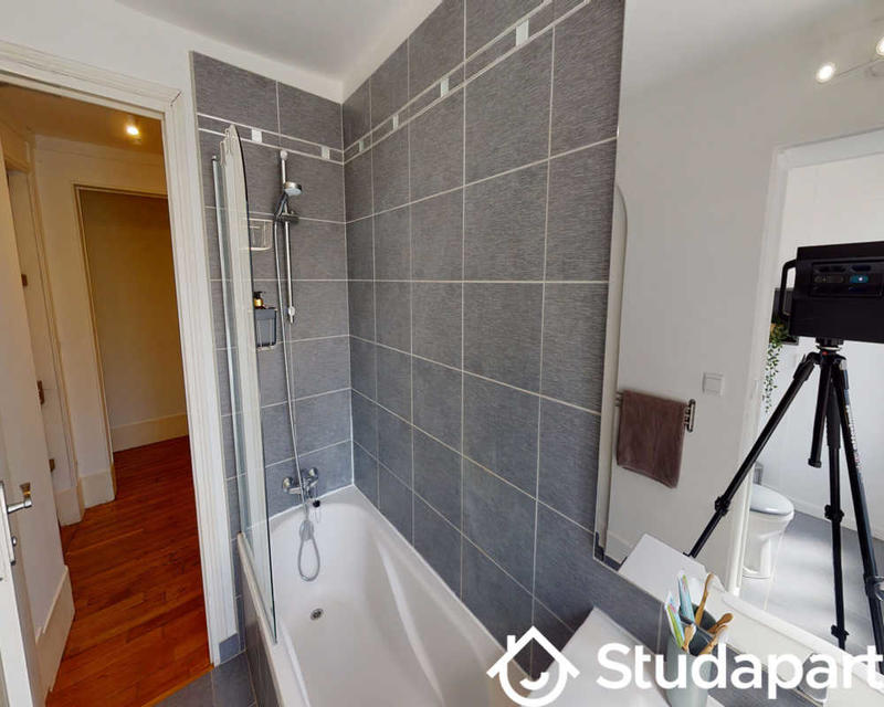 Chambre - 80 m² - 1 pièce