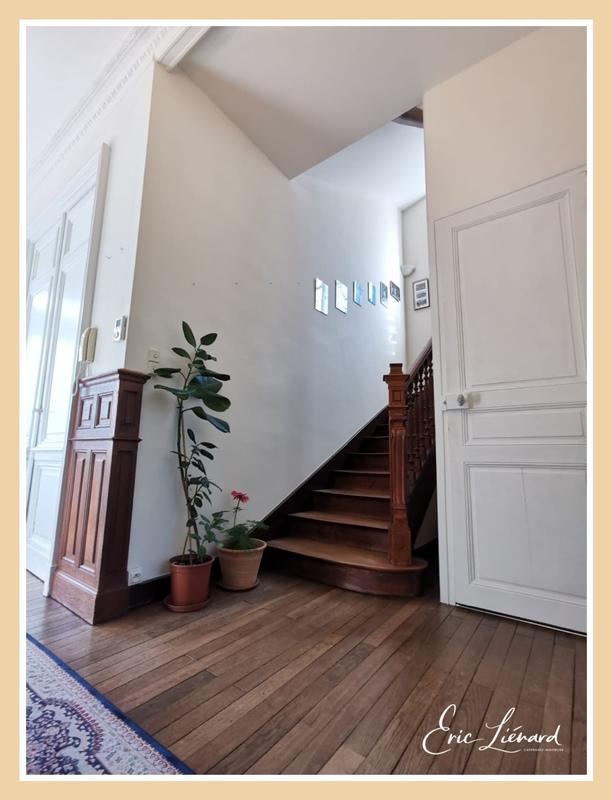 Demeure - 168 m² - 8 pièces