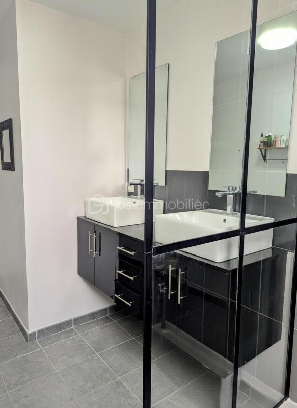 Maison traditionnelle - 109 m² - 6 pièces