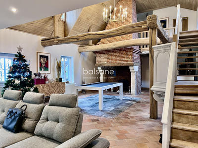 Maison - 316 m² - 10 pièces