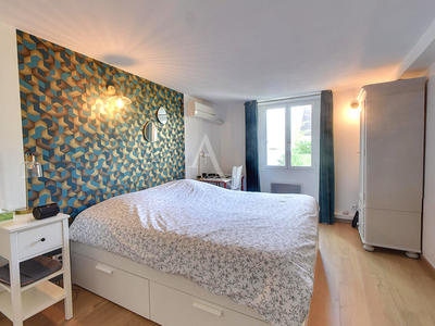 Maison - 183 m² - 8 pièces