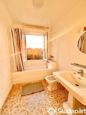 Chambre - 12 m² - 1 pièce