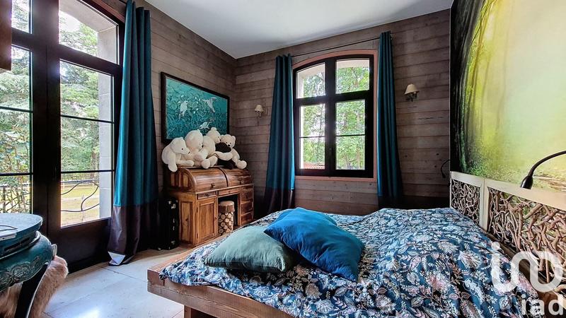 Maison - 370 m² - 8 pièces