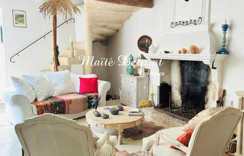 Maison - 262 m² - 9 pièces