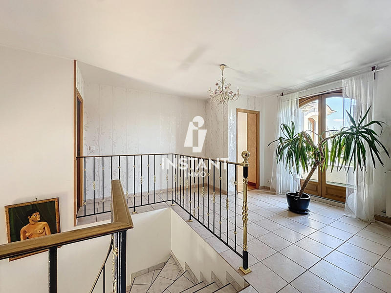 Maison - 200 m² - 7 pièces