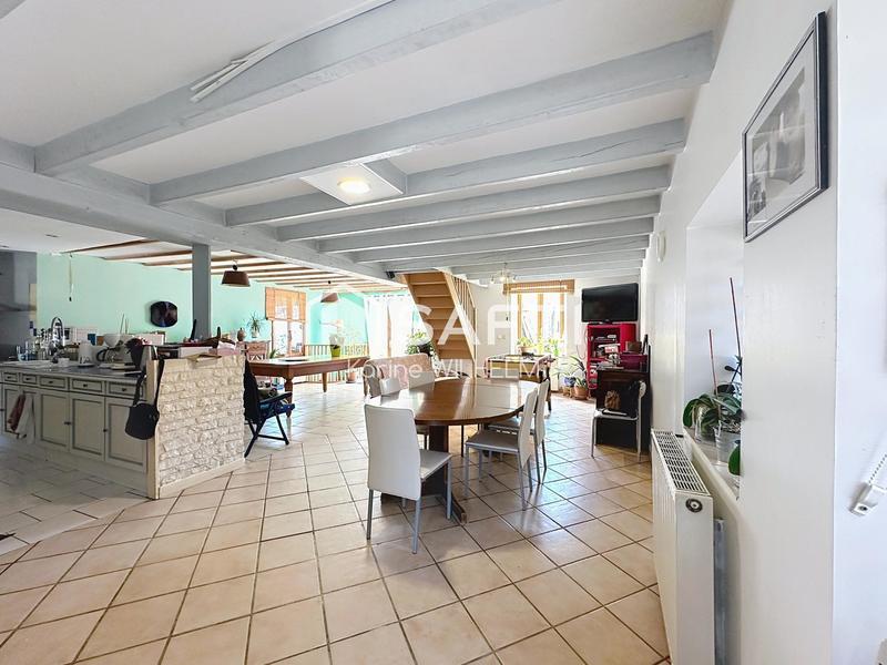 Maison - 200 m² - 8 pièces