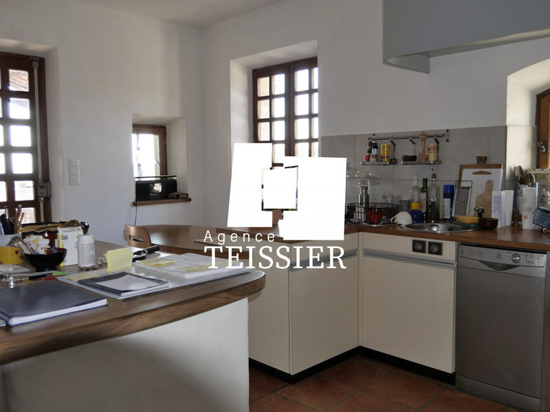 Maison - 286 m² - 9 pièces