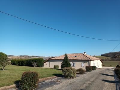 Maison - 180 m² - 7 pièces