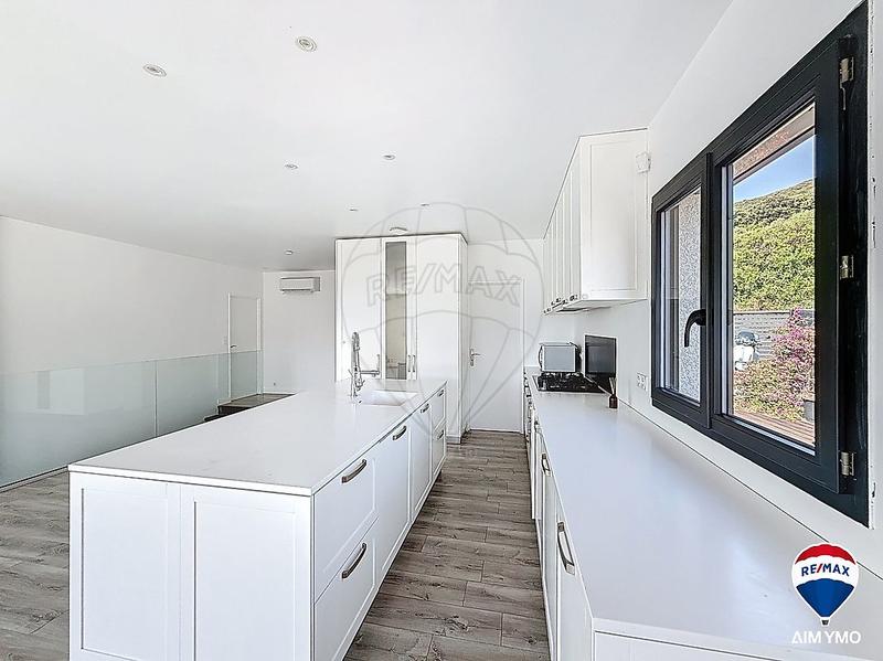 Villa - 196 m² - 6 pièces