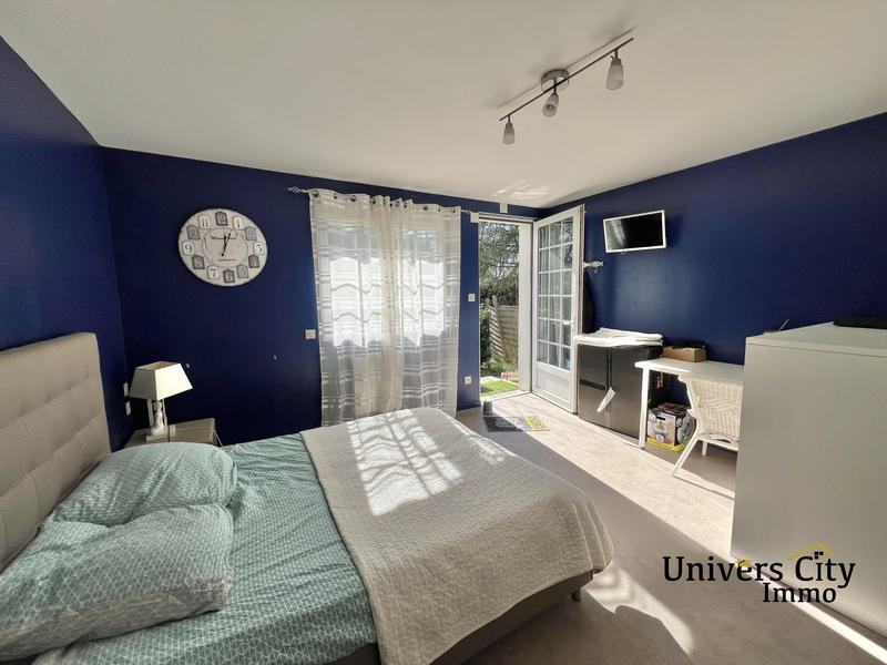 Maison - 181 m² - 8 pièces