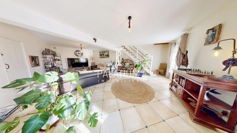 Maison - 316 m² - 9 pièces