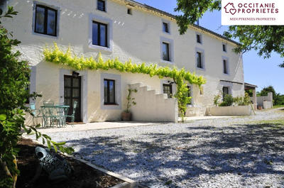 Propriété - 575 m² - 30 pièces