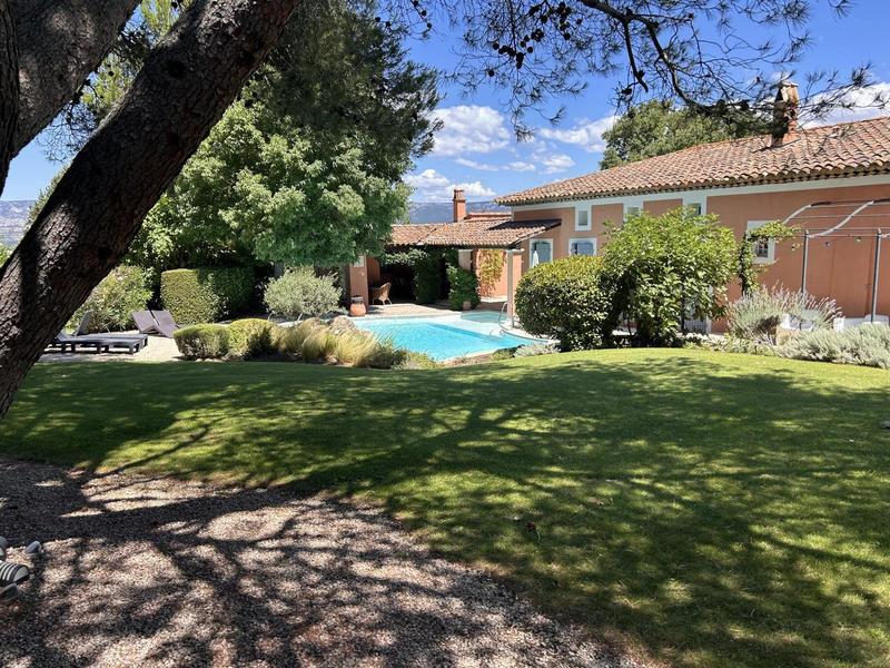 Villa - 137 m² - 4 pièces