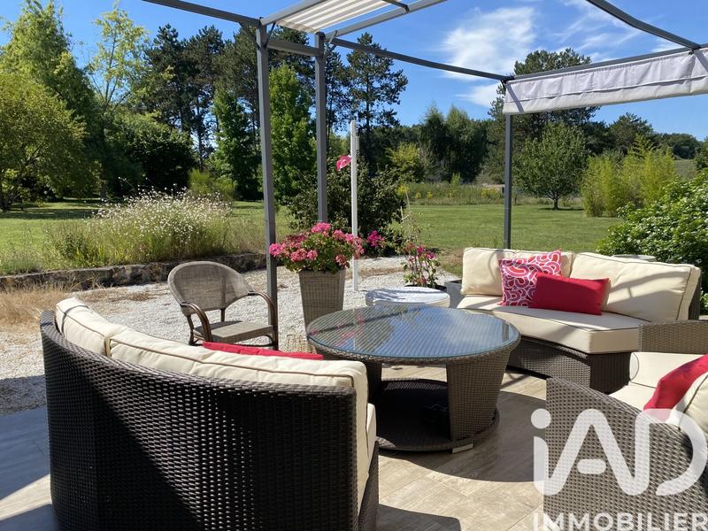 Maison - 236 m² - 7 pièces