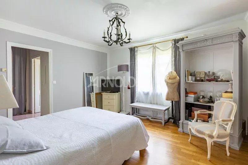 Maison - 165 m² - 6 pièces