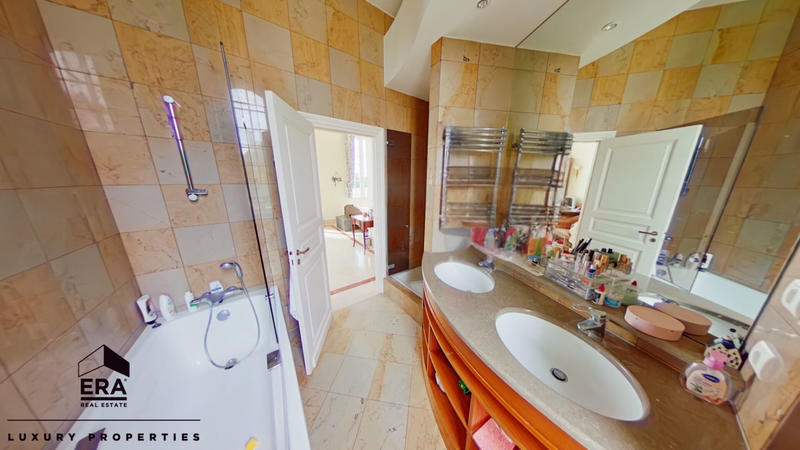 Château - 600 m² - 15 pièces