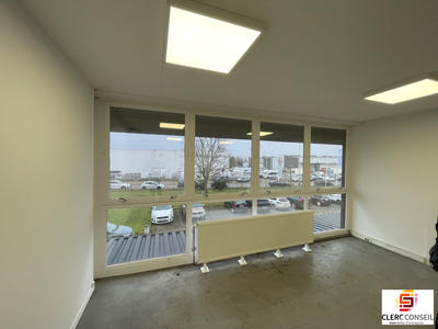 Local d'activités - 1 208 m²